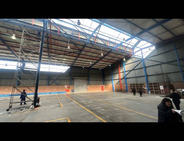 4,338M² WAREHOUSE TO LET IN SPARTAN